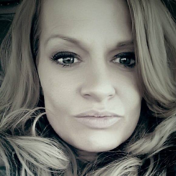 Meet your Posher, Christine - Picture 1 of 1